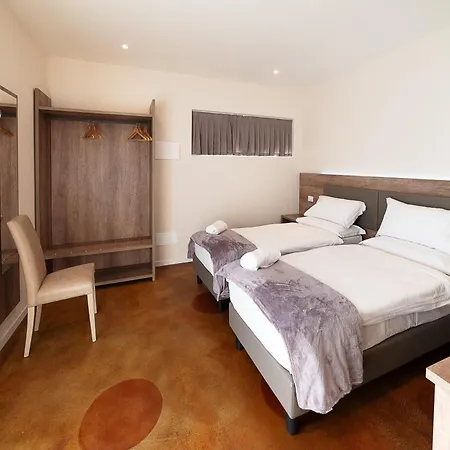 Hotel Foresteria Pian Di Spagna 1 Dubino